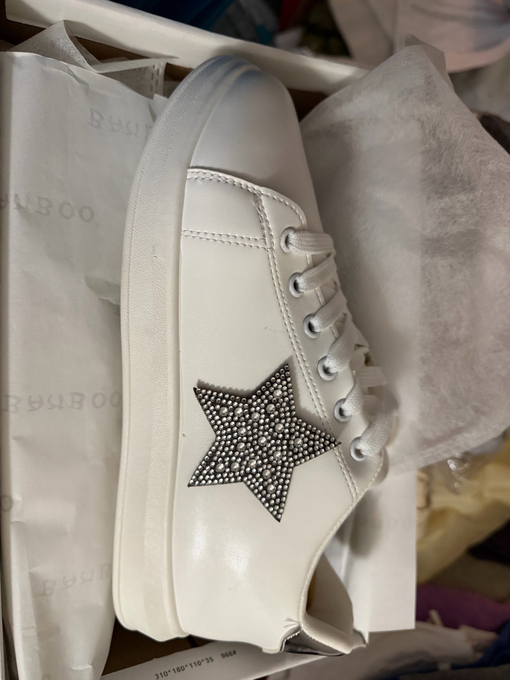 BAMBOO White Sneaker with Sparkly Star Appliqué - New in box - size 8 1/2